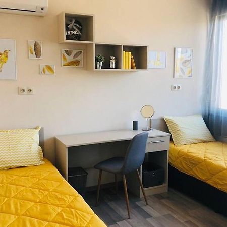 Lovely 3-Bedroom Apartment For 7 Ppl At The Centre Varna Exteriör bild