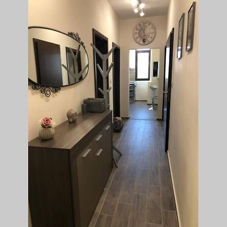 Lovely 3-Bedroom Apartment For 7 Ppl At The Centre Varna Exteriör bild
