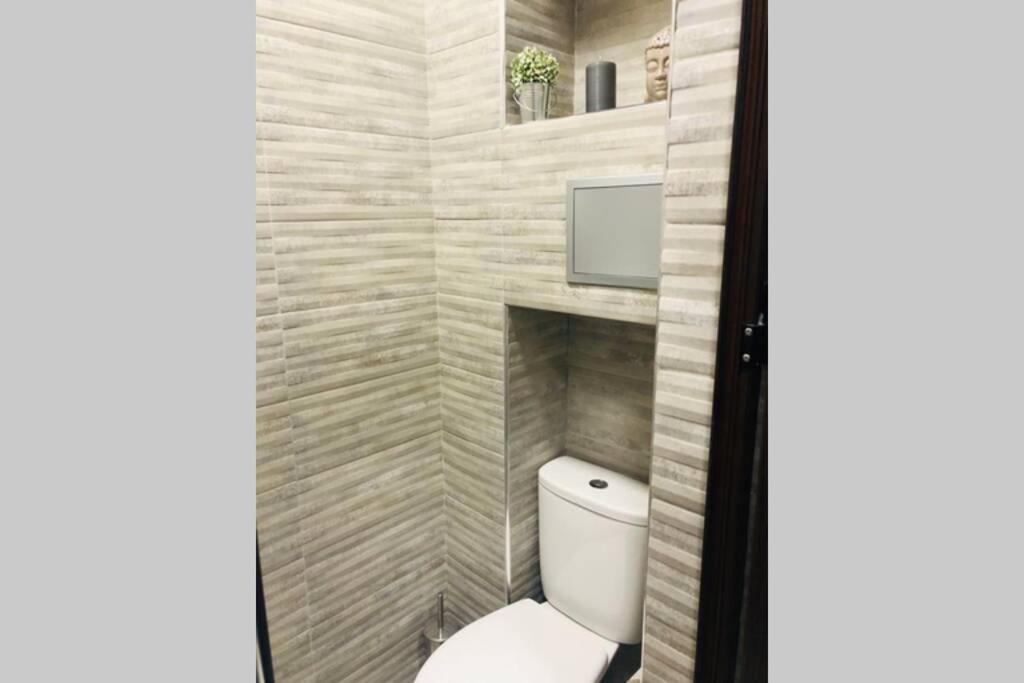 Lovely 3-Bedroom Apartment For 7 Ppl At The Centre Varna Exteriör bild