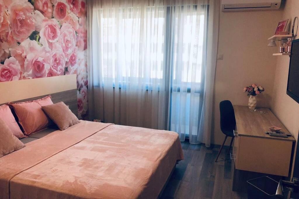 Lovely 3-Bedroom Apartment For 7 Ppl At The Centre Varna Exteriör bild